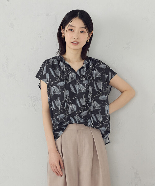 イエナ　今期ほぼ新品　レトロデシンフラワータックブラウス 美品】IENA レトロデシンフラワータックブラウス - メルカリ