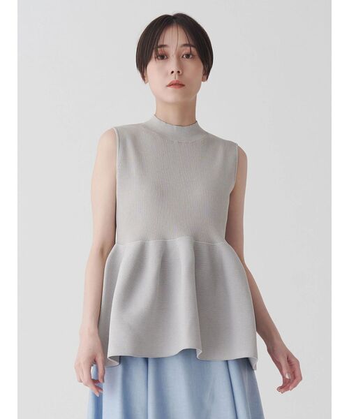 TONAL（トーナル） ニット セーター ハイネックペプラムニット