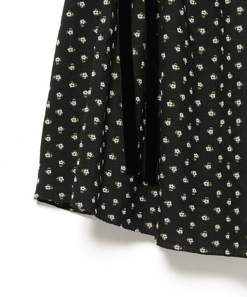 CAROLINA GLASER（カロリナ グレイサー） スカート フラワー サイド