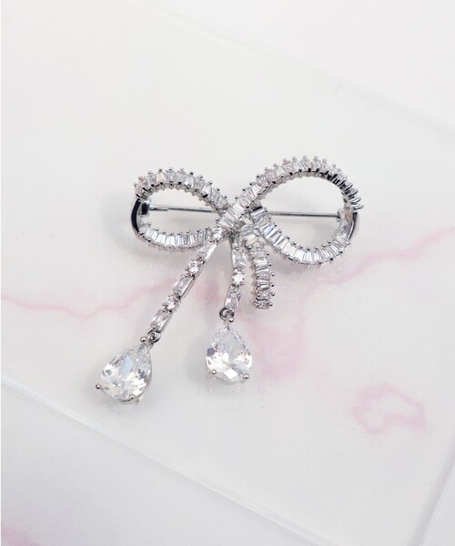 Tiaclasse ブローチ キュービックリボンモチーフブローチ「安田美沙子