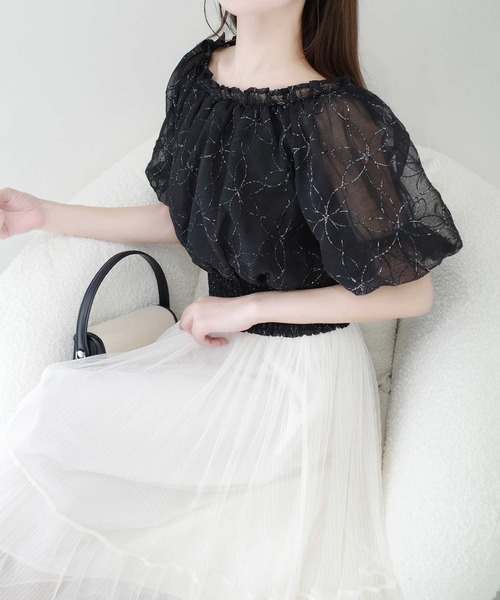 後ろリボンが可愛い✭ミニ丈花柄トップス✭夏のお出かけ・デートに♥ mily bilet ブラウス シャツ 「mily bilet」あなたのスタイルに