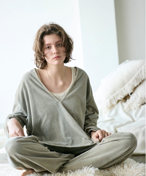 WALANCE（ワランス） cotton velour deep v-neck top レディース 
