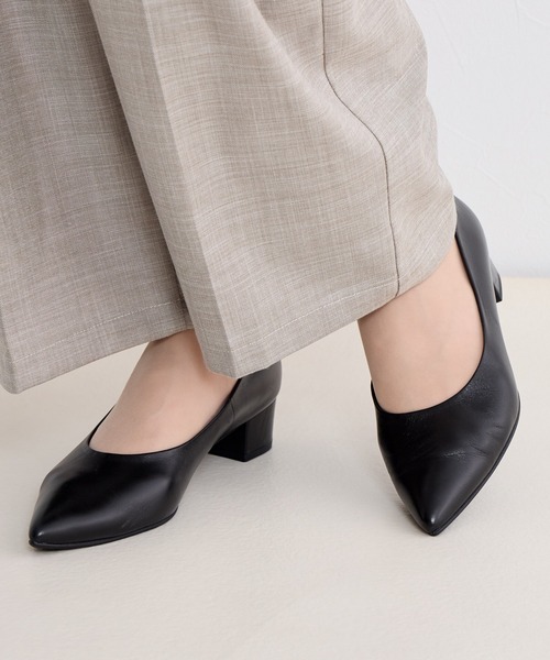 HIMIKO ポインテッドトゥ　ストラップ シューズ HIMIKO パンプス 「Made in Japan」ポインテッドトゥバック