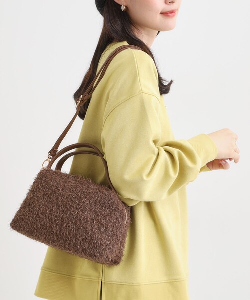 ヌバックラメショルダーバッグ SHOO・LA・RUE（シューラルー） ショルダーバッグ バッグ ラメ入り生地