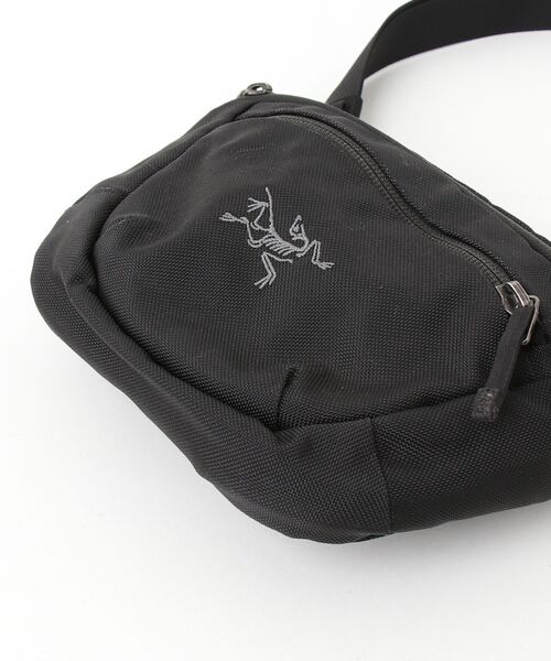 ARC'TERYX（アークテリクス） 刺繍ショルダーバッグ - ブラック