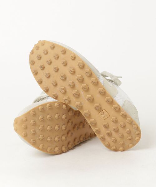 「VEJA」 ローカットスニーカー 38 ベージュ レディースの画像