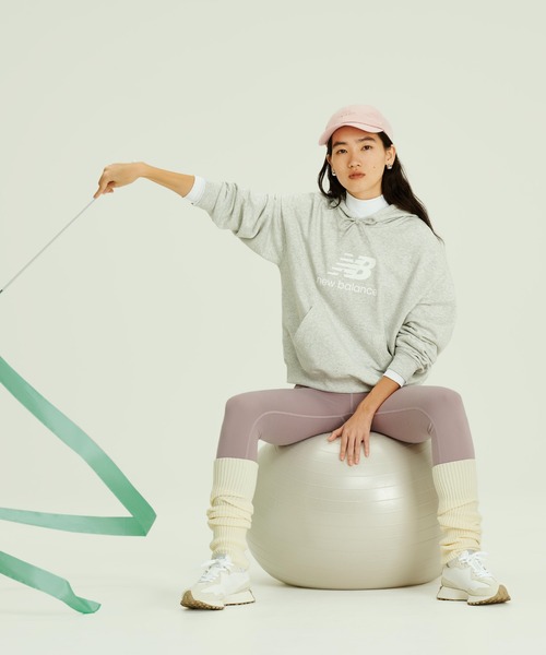 New Balance トレーナー スウェット Sport Essentials Stacked