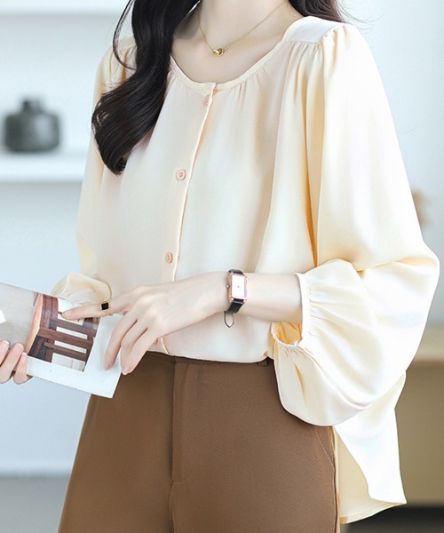 【大人気美品】大人気 YOKOCHAN パフスリーブ バックギャザー ブラウス ブラウス シャツ パフスリーブ×バックギャザー光沢ブラウス レディース
