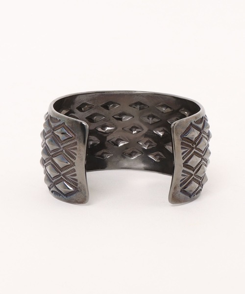 バングル 「Indian Jewelry/インディアンジュエリー」アーロンワイドバングル w/ブラックロジウムコーディング メンズ レディースの画像
