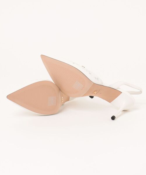 CHARLES ＆ KEITH（チャールズ&キース） パンプス レザー エンブロイ