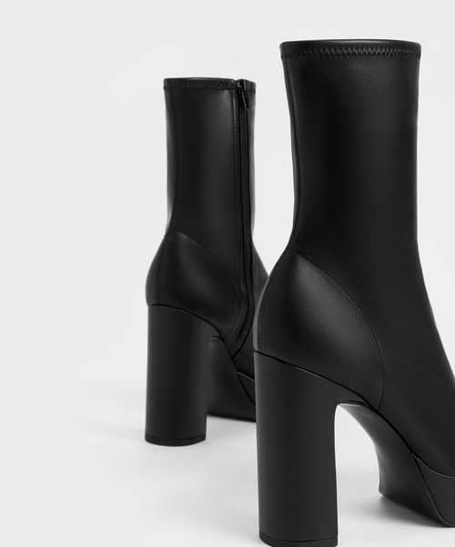 【BERSHKA】フィッテッドプラットフォームアンクルブーツ Bershka(ベルシュカ) ショートブーツ・ブーティ(レディース