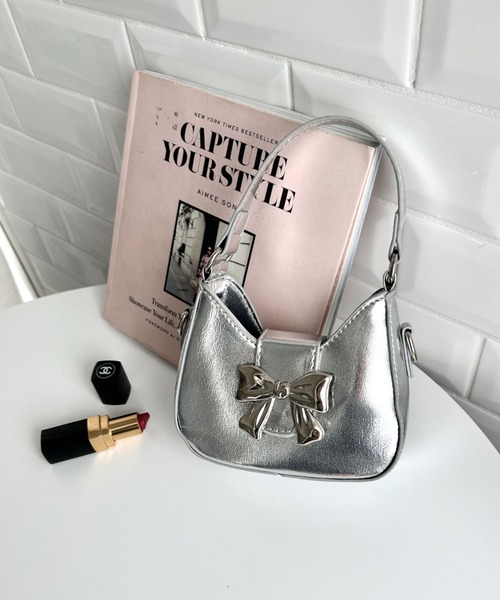 Loueme ショルダーバッグ バッグ リボンメタルモチーフミニショルダー