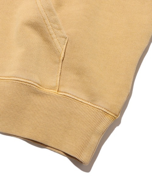 【carhartt】\"Nelson Sweat\"ラベル付き スウェットシャツ/beige carhartt】