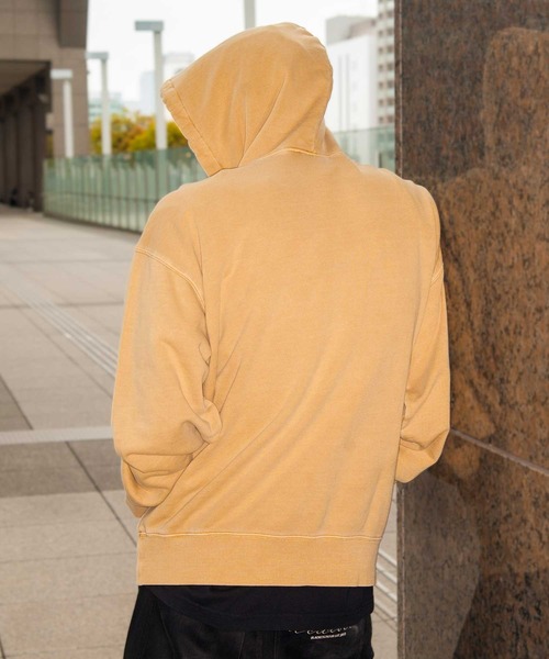 【carhartt】\"Nelson Sweat\"ラベル付き スウェットシャツ/beige Carhartt WIP Nelson Sweat Beige - De Rode Winkel