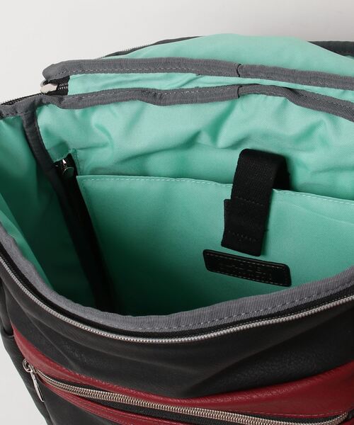 MADDEN EQUIPMENT（メデン イクイップメント） デイバック リュック PU