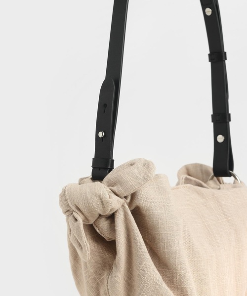 CHARLES ＆ KEITH ショルダーバッグ バッグ プリンテッド