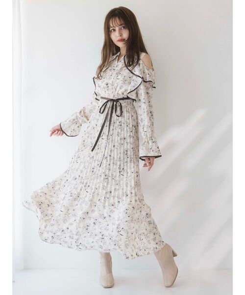 dazzlin（ダズリン） ワンピース オープンショルダーフラワープリーツ