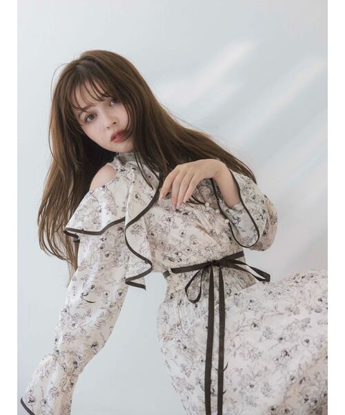 dazzlin（ダズリン） ワンピース オープンショルダーフラワープリーツ