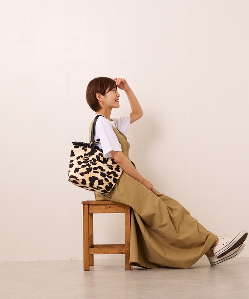 【新品 未使用品】ear ベージュ（光沢あり） トートバッグ 新品 未使用品】ear ベージュ（光沢あり） トートバッグ