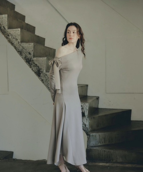 ribbon point off-shoulder dress ノートルエモア ribbon point off-shoulder dress ノートルエモア（Off Shoulder