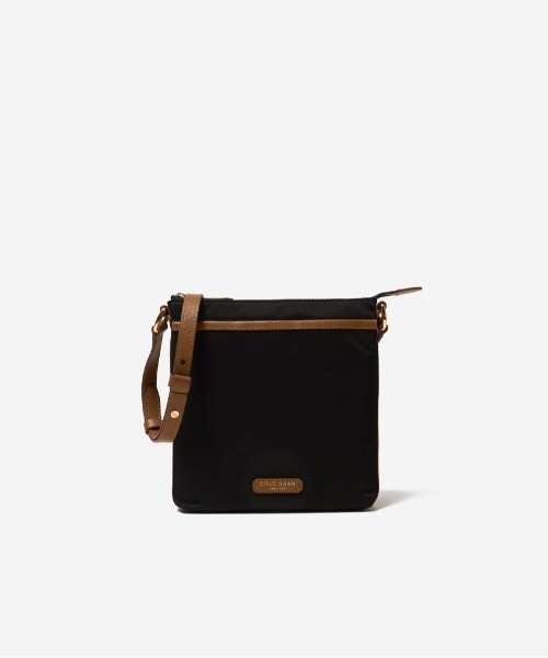 【タグ付】コールハーン エミリー ナイロン ショルダーバッグ ブラック 黒 COLE HAAN（コールハーン） ショルダーバッグ バッグ エミリーナイロン