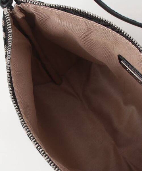 IACUCCI（イアクッチ） モノグランマ ショルダーバッグ - ブラック