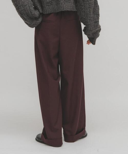 KBF（ケービーエフ） パンツ センタープレスストレートパンツ