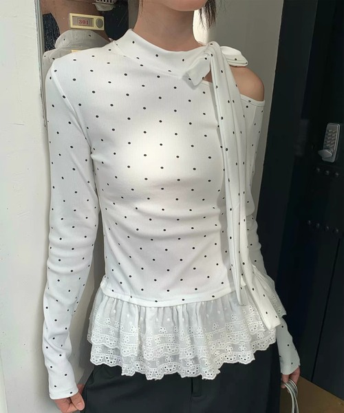 グレー ドット柄 オフショルダーシャツ AsheKsha tシャツ ドット柄ストラップ付きオフショルダー長袖Tシャツ