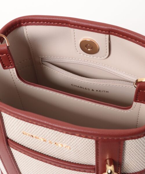 CHARLES ＆ KEITH（チャールズ&キース） ショルダーバッグ バッグ