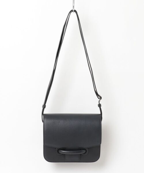 美品　VASIC ブラック ショルダーバッグ VASIC（ヴァジック） ショルダーバッグ - ブラック レディース