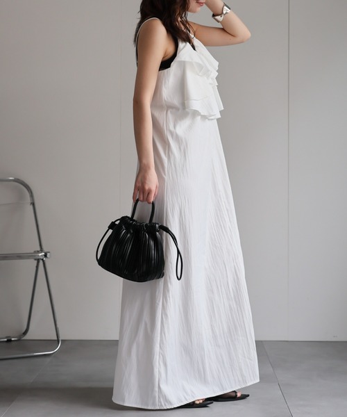 GOLDS♡ビジューバックル付きAラインラッフルフリルワンピース♡未着♡白黒M GOLDS♡ビジューバックル付きAラインラッフルフリルワンピース♡未着