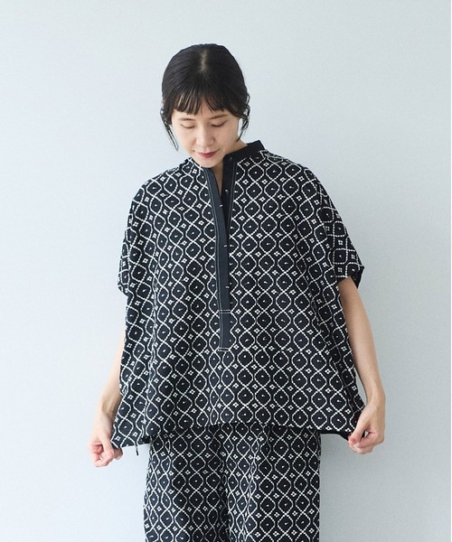 ブラウス シャツ 単色刺繍squareブラウス レディースの画像
