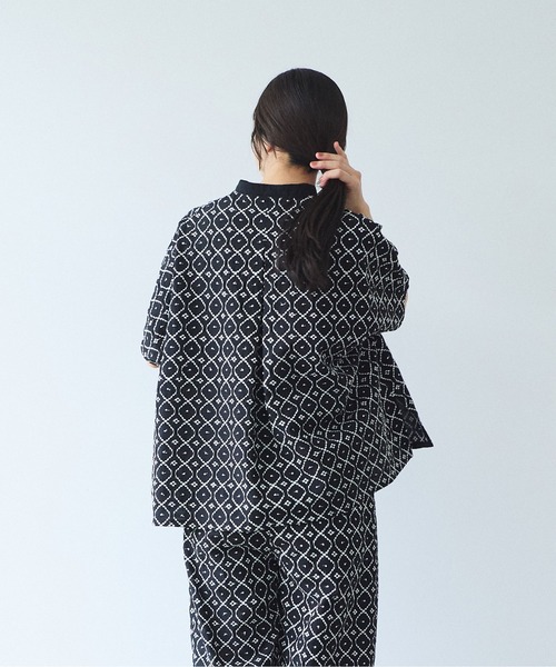ブラウス シャツ 単色刺繍squareブラウス レディースの画像