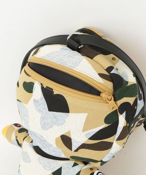 デイバック リュック STAR OVERPRINT 1ST CAMO BABY MILO PLUSH DOLL BACKPACK レディース メンズの画像