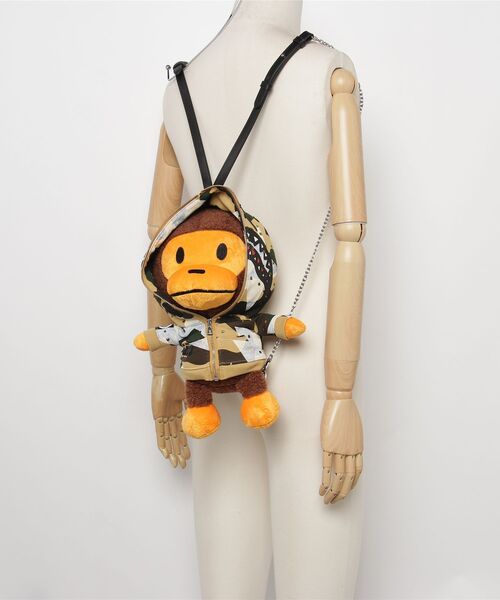 デイバック リュック STAR OVERPRINT 1ST CAMO BABY MILO PLUSH DOLL BACKPACK レディース メンズの画像
