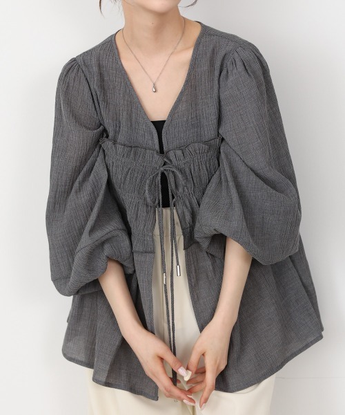 専用　yori パフスリーブブラウス　チャコールグレー AZUL BY MOUSSY | コットンボイルパフスリーブブラウス (シャツ