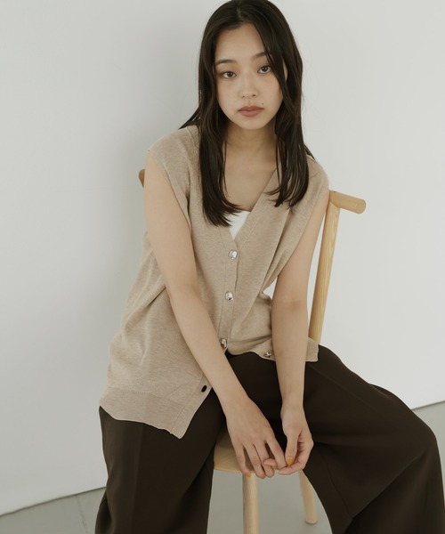 hellam（ヘラム） ベスト ジレ ニュアンスボタンVネックベスト