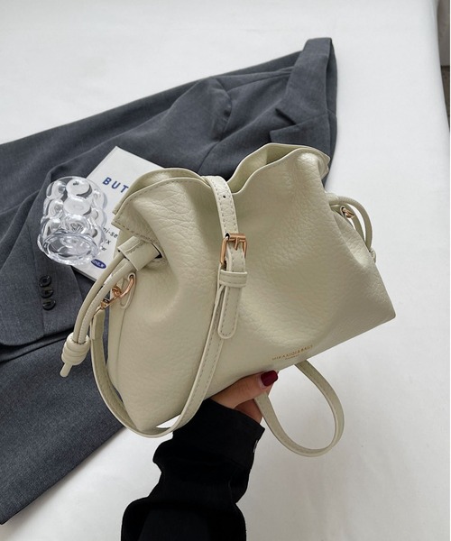 LA VORAGINE ショルダーバッグ バッグ フェイクレザー巾着