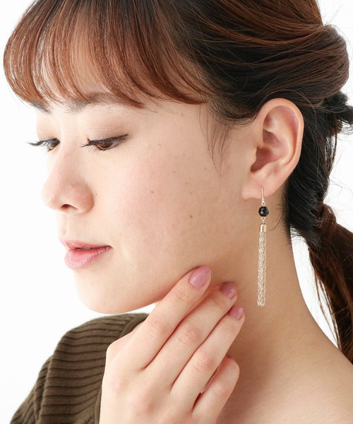 ピアス K10カラーストーン（オニキス）タッセル フックピアス レディースの画像