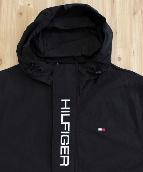 TOMMY HILFIGER（トミー・ヒルフィガー） ナイロンジャケット フロント