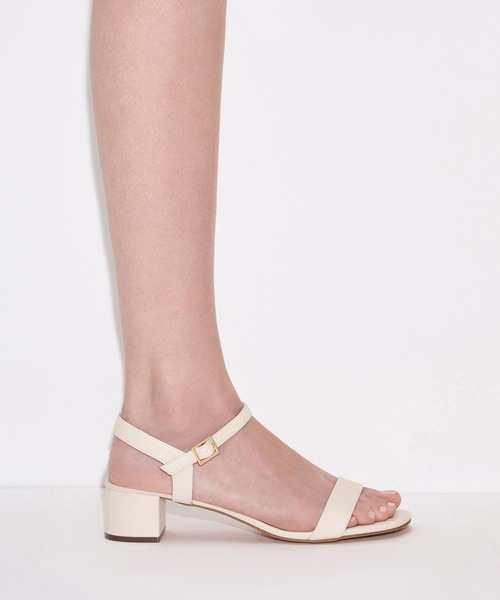 【未使用に近い】Clarksストラップサンダル ブロックヒール CHARLES ＆ KEITH（チャールズ&キース） サンダル ブロックヒール
