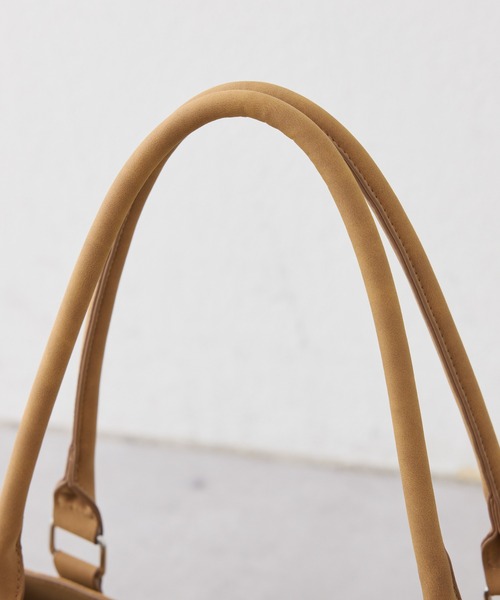 トートバッグ :「ZOZO限定」「ONOFF使用可能！A4サイズ収納可能！」ポーチ付きベルトデザインBAG レディースの画像