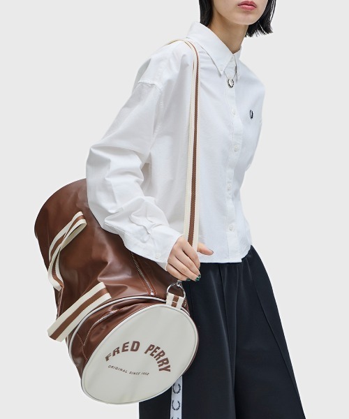 FRED PERRY（フレッドペリー） スポーツバッグ Classic Barrel Bag