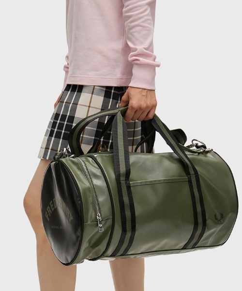 ✨美品✨フレッドペリー クラシックバレルバッグ ドラム型 FRED PERRY（フレッドペリー） ドラムバッグ Classic Barrel Bag