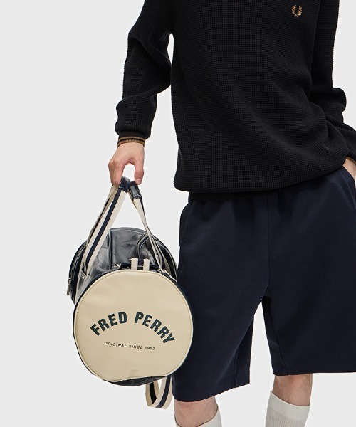 FRED PERRY（フレッドペリー） スポーツバッグ Classic Barrel Bag