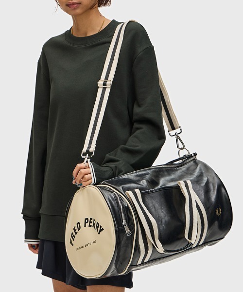 FRED PERRY スポーツバッグ Classic Barrel Bag／クラシック