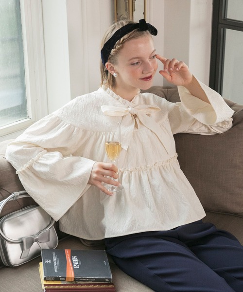 Silky jacquard blouse 即納 | Bluelea