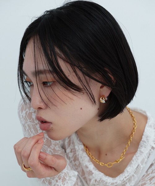 ピアス シルバー コンビカラー スモールフープ ノットピアス レディースの画像