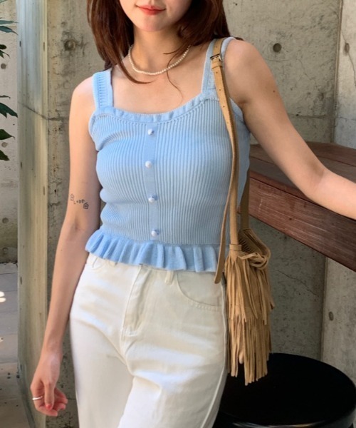 キャミソール パールボタン リブフリルデザイン ニットキャミ