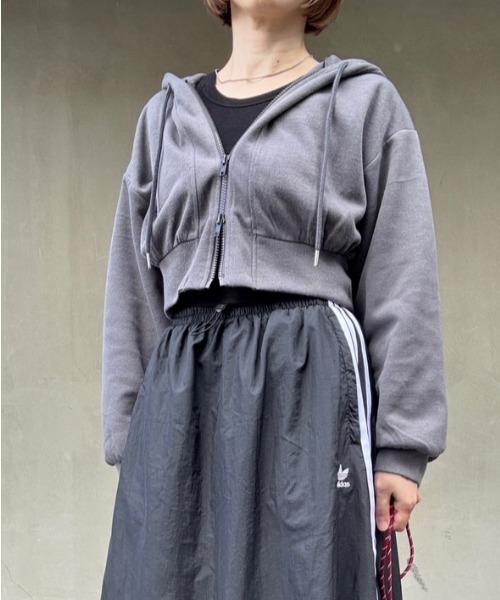Belle Cie（ベルシー） パーカー 抜け感×上品さの絶妙 ショート丈